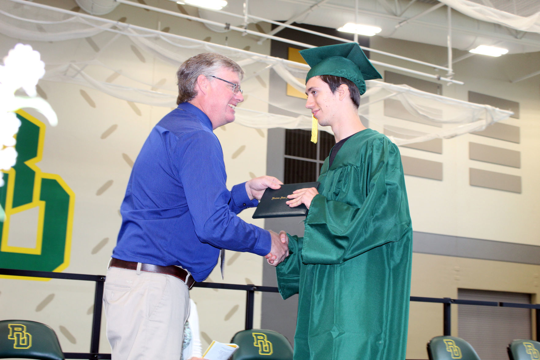060219-ctzn-news-bd-grad062.jpg